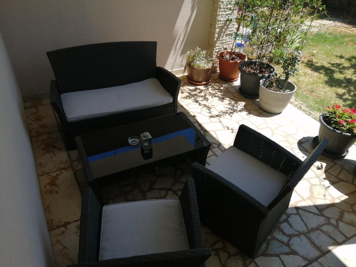 Apartments And Rooms Lorena 236 Ровин Екстериор снимка