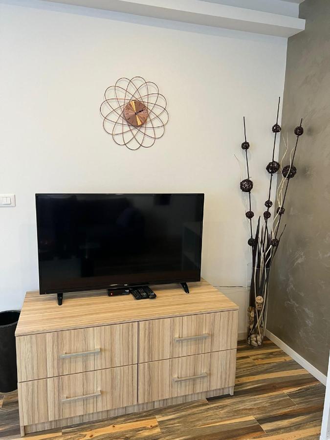 Apartments And Rooms Lorena 236 Ровин Екстериор снимка
