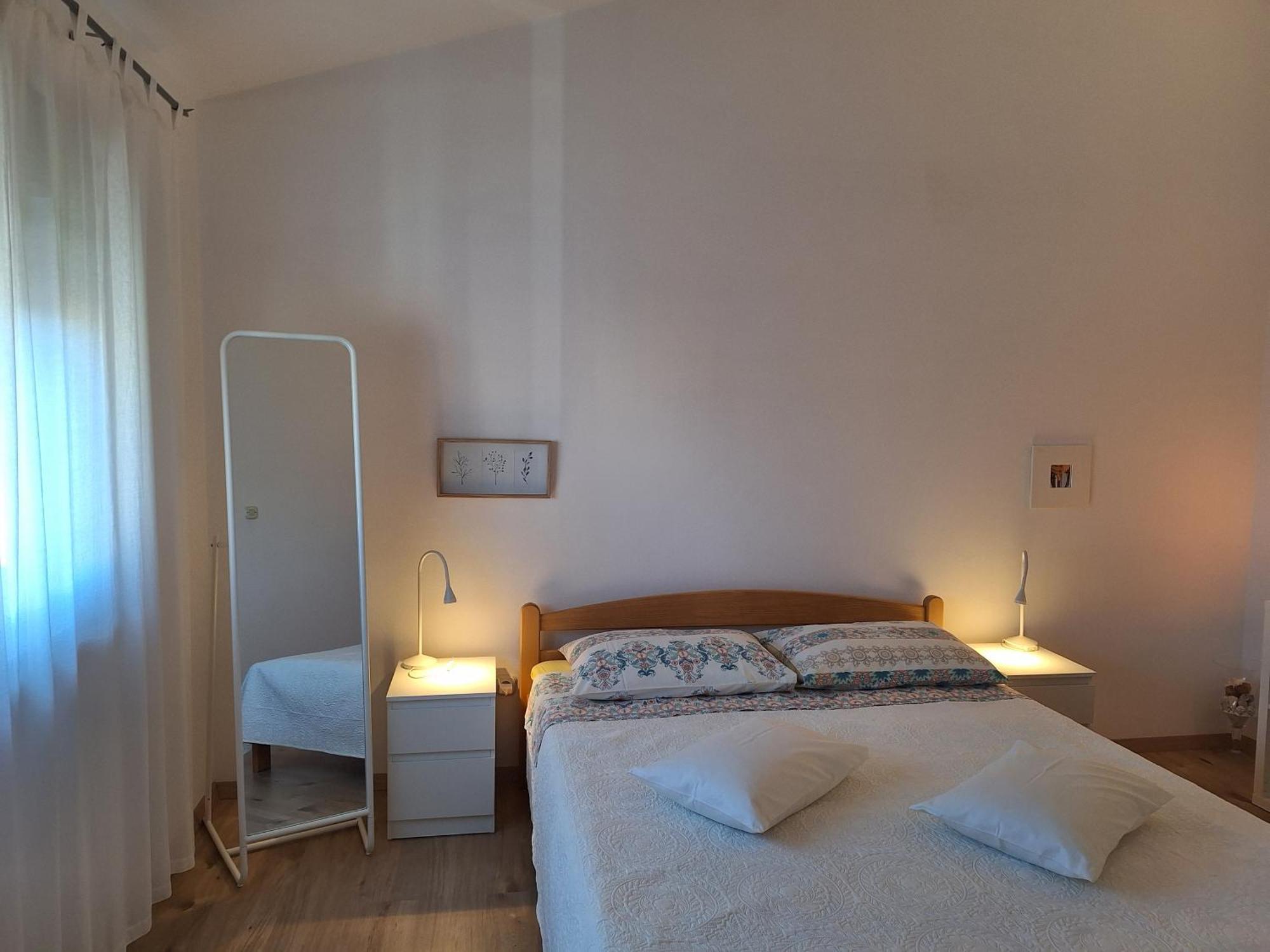Apartments And Rooms Lorena 236 Ровин Екстериор снимка