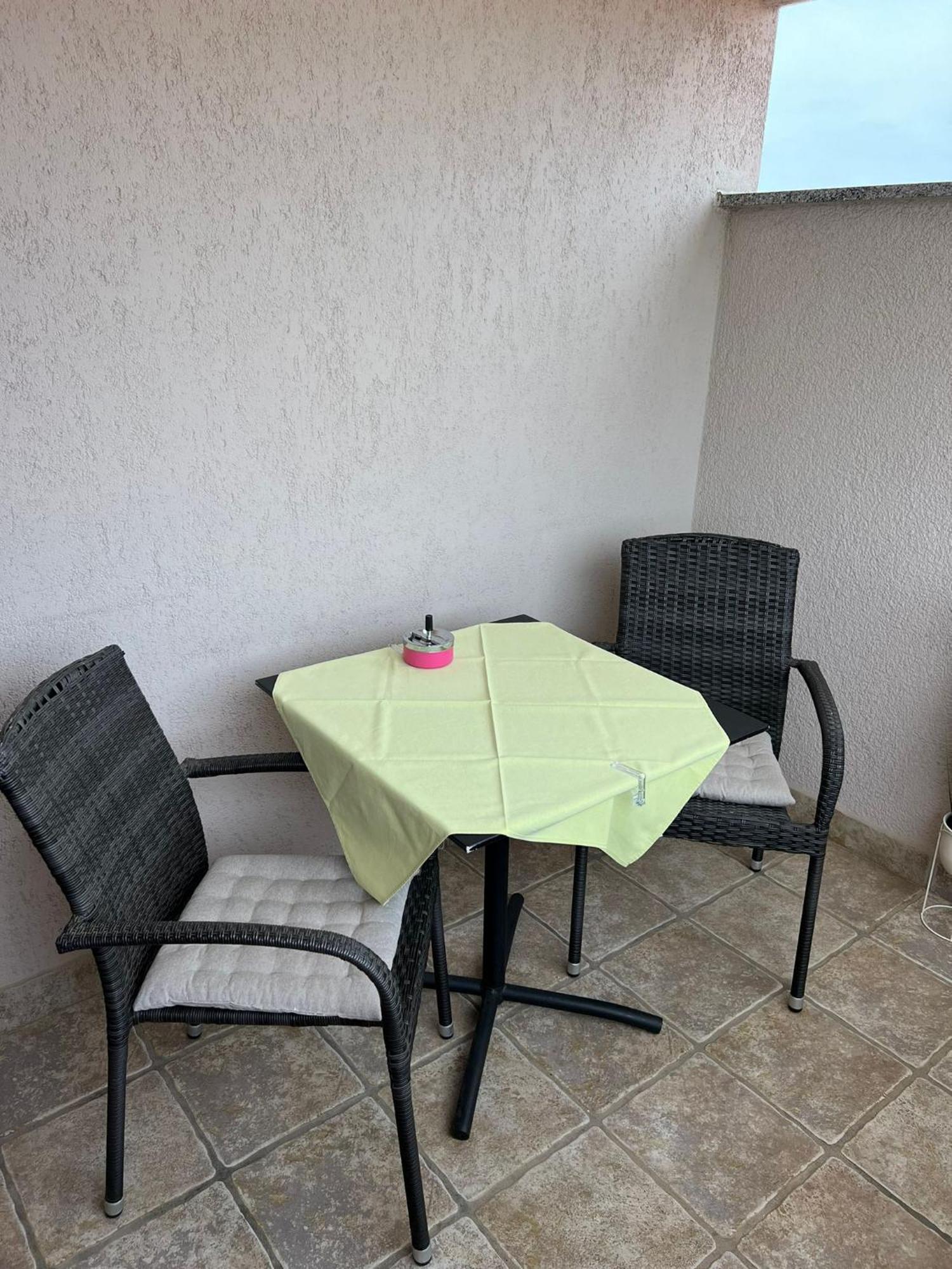 Apartments And Rooms Lorena 236 Ровин Екстериор снимка