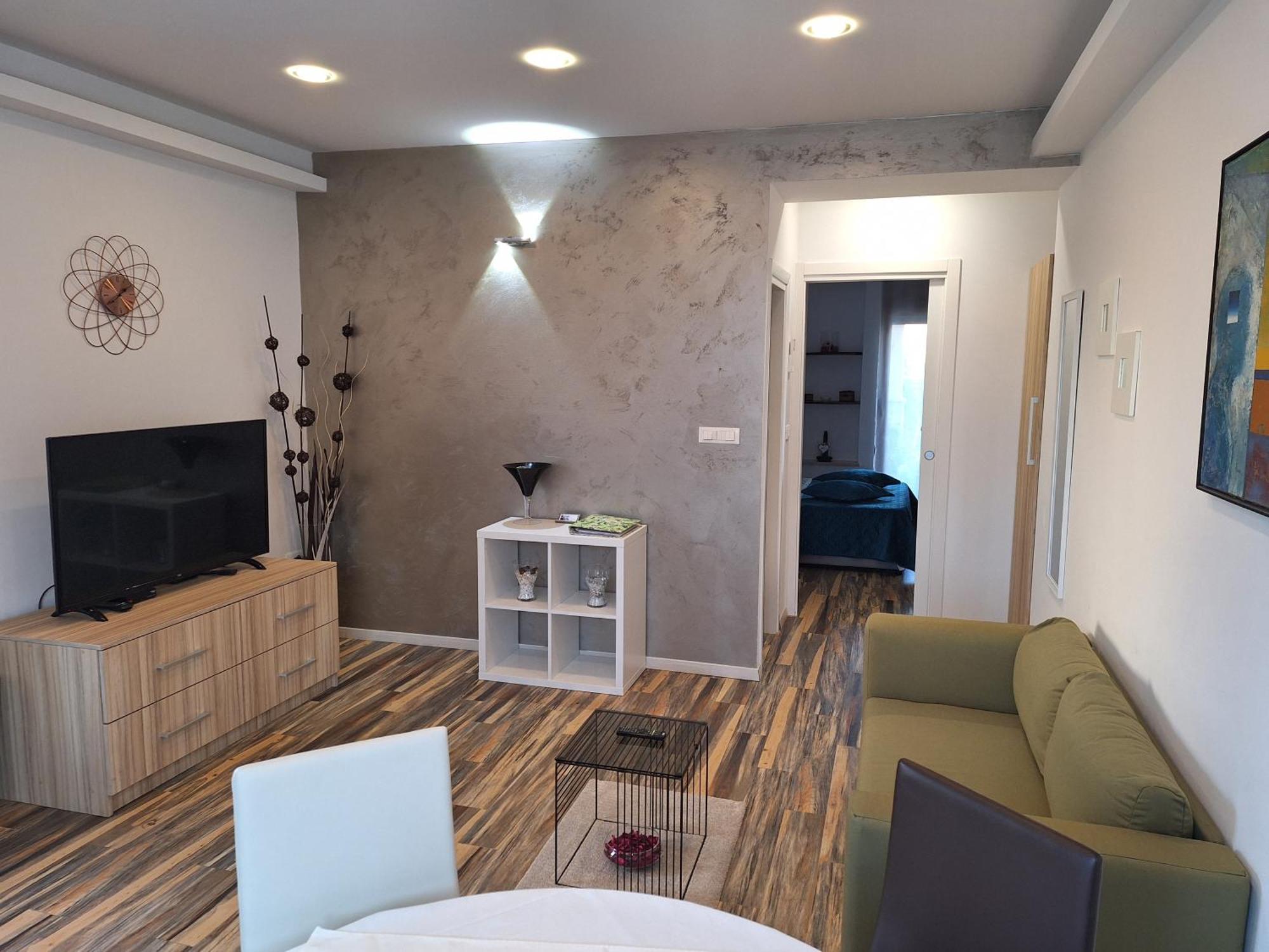 Apartments And Rooms Lorena 236 Ровин Екстериор снимка