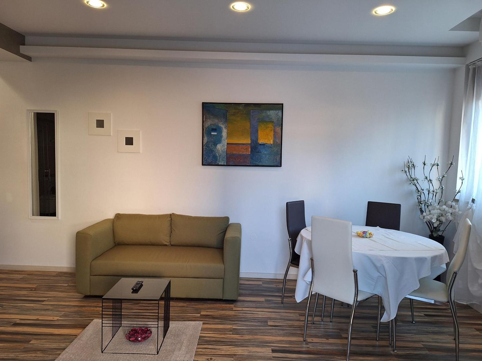Apartments And Rooms Lorena 236 Ровин Екстериор снимка